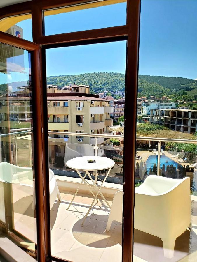 Obzor Tatyana Apartaments Bonjour Dış mekan fotoğraf